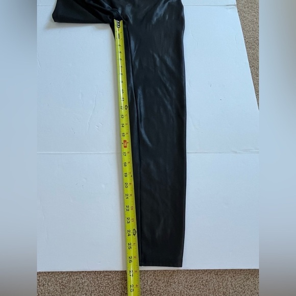 Spanx Faux Leather Black Leggings Shiny Size 1X - Picture 7 of 9